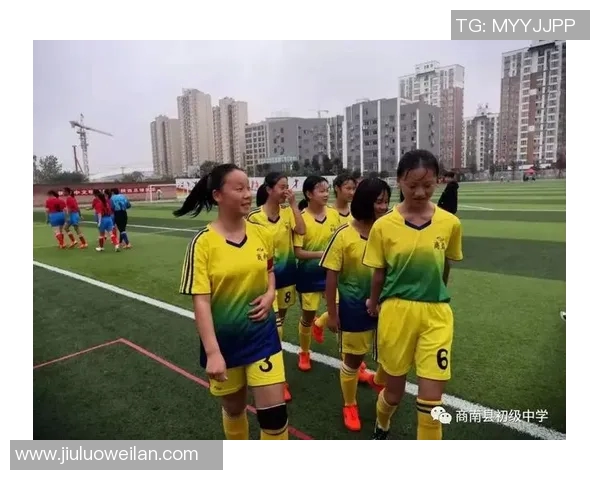 女足U19迎战越南队全力争胜展现青春风采与拼搏精神