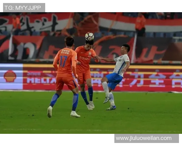 央视直播泰达对阵鲁能精彩赛事回顾与分析