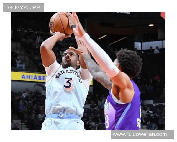 夏季联赛精彩对决爵士与马刺激战正酣争夺胜利荣耀